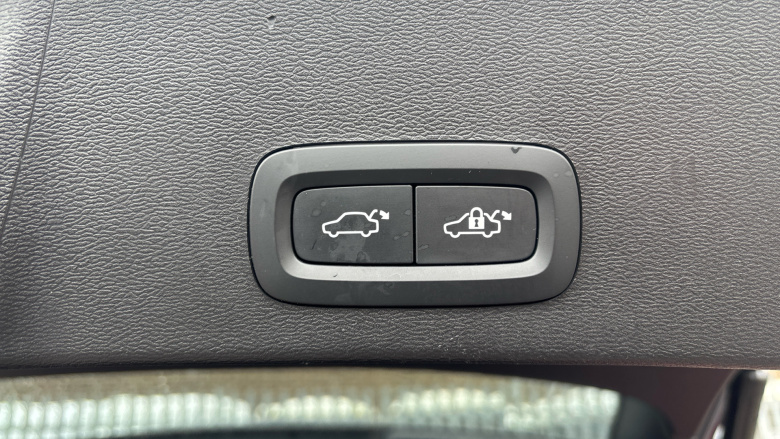 Volvo Xc40 170kW Recharge Ultimate 69kWh 5dr Auto Electric Estate